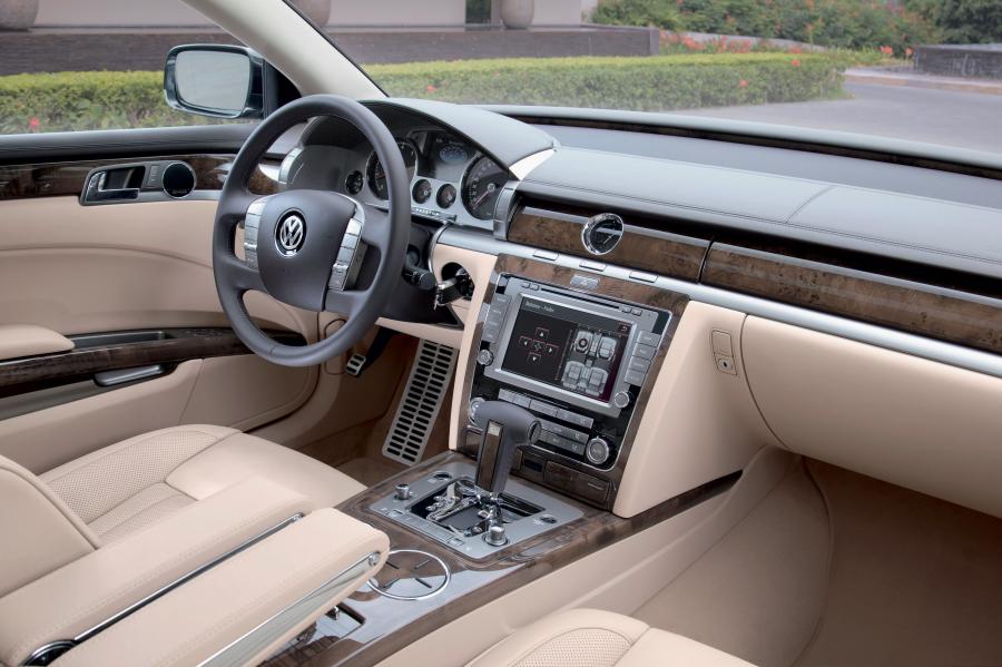  Volkswagen Phaeton 2010 года  (фото 46 из 49)
